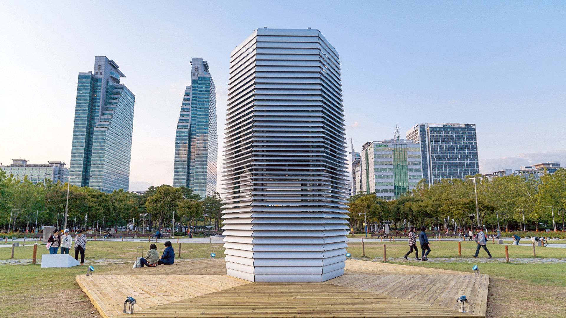 Smog-Free Tower by Studio Roosegaarde